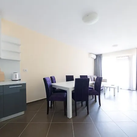 Apartment In Garden Palace Balchik