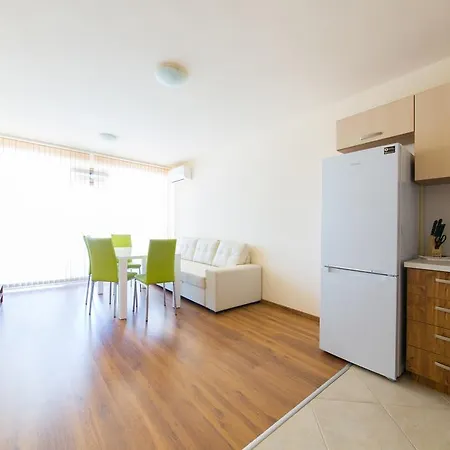 Apartment In Garden Palace